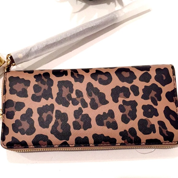 NWT Michael Kors Saffiano Leopard Wallet - Picture 3 of 7